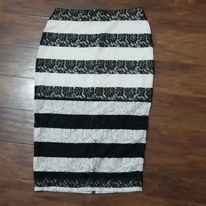 Pencil skirt B&W